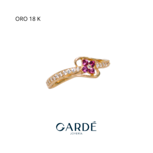Anillo de oro flor